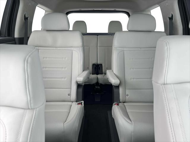 new 2025 Hyundai SANTA FE HEV car, priced at $45,979
