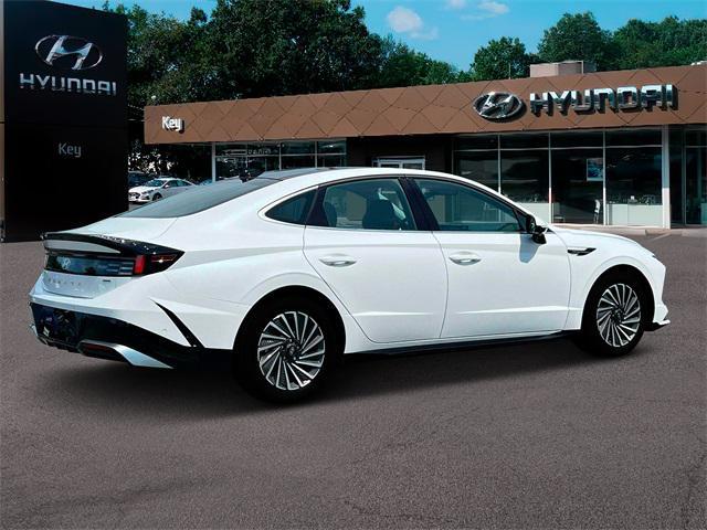 new 2025 Hyundai Sonata Hybrid car, priced at $36,940