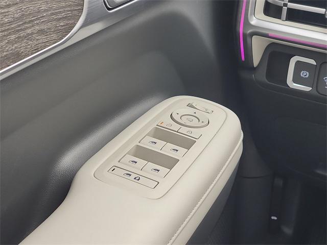 used 2025 Hyundai Santa Fe car, priced at $43,978