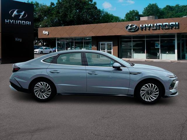 new 2025 Hyundai Sonata Hybrid car, priced at $30,010