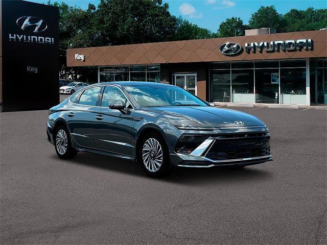new 2025 Hyundai Sonata Hybrid car, priced at $36,480