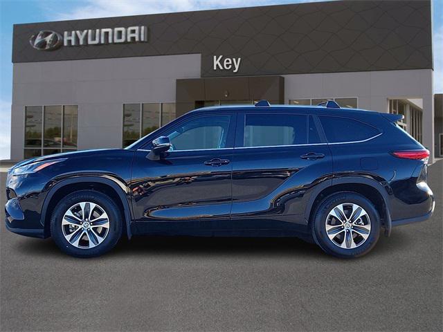 used 2023 Toyota Highlander car, priced at $39,978