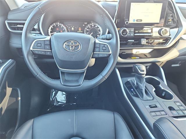 used 2023 Toyota Highlander car, priced at $39,978