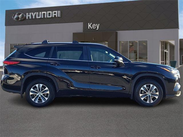 used 2023 Toyota Highlander car, priced at $39,978