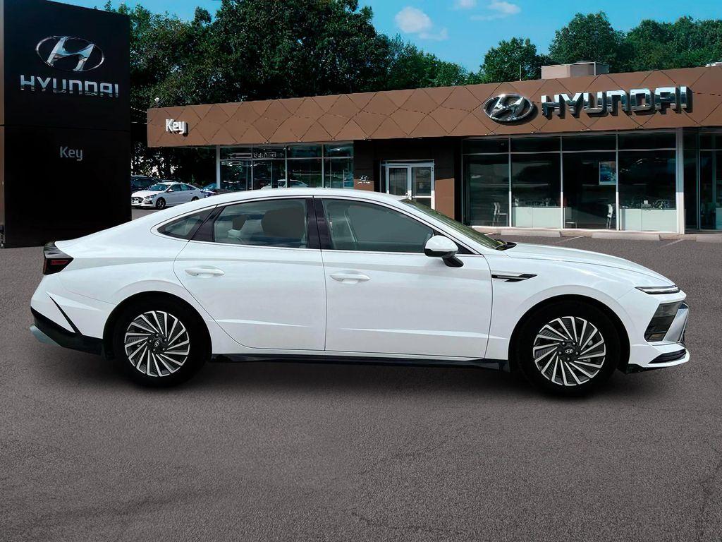 new 2025 Hyundai Sonata Hybrid car, priced at $27,790