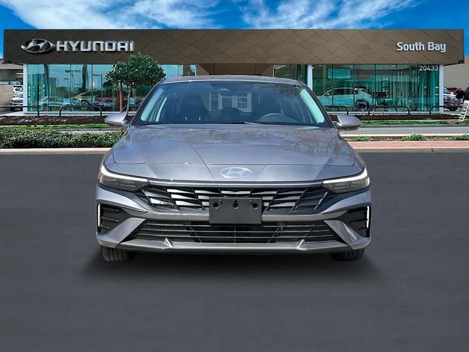 new 2025 Hyundai Elantra HEV car, priced at $26,705