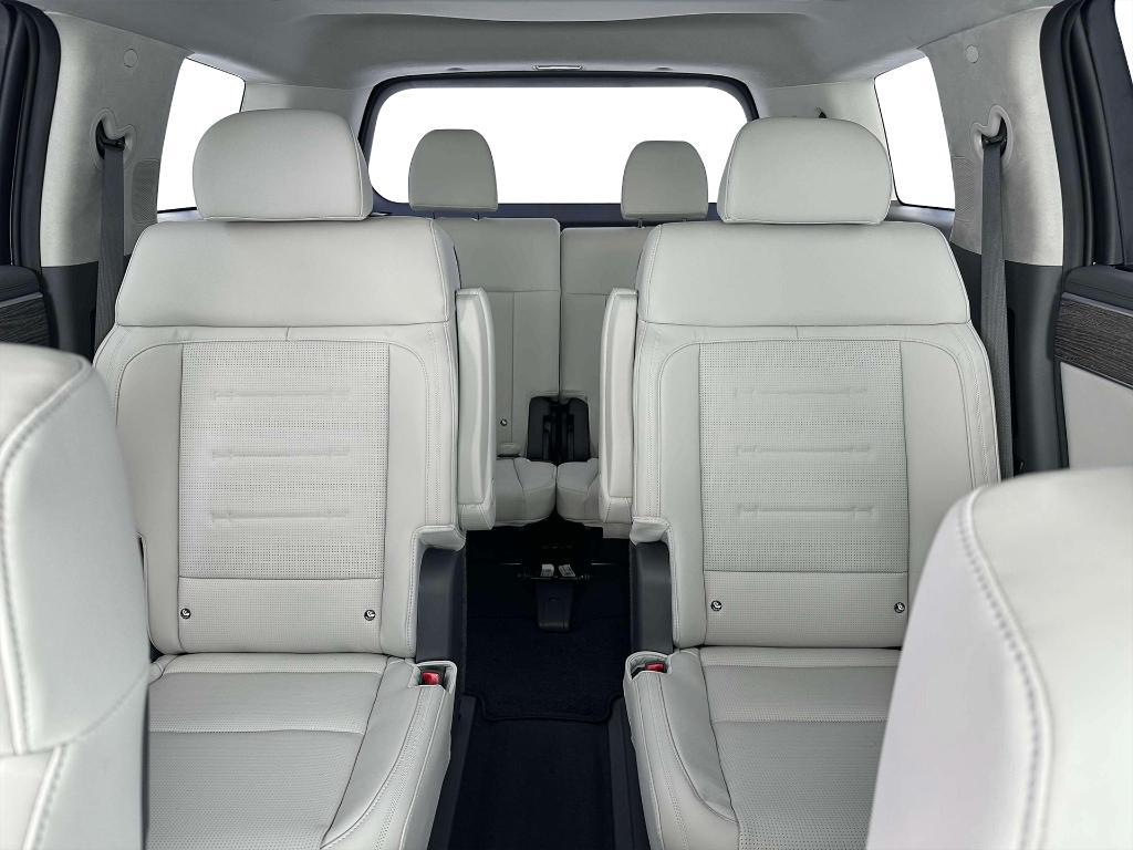 new 2025 Hyundai Santa Fe car, priced at $45,616
