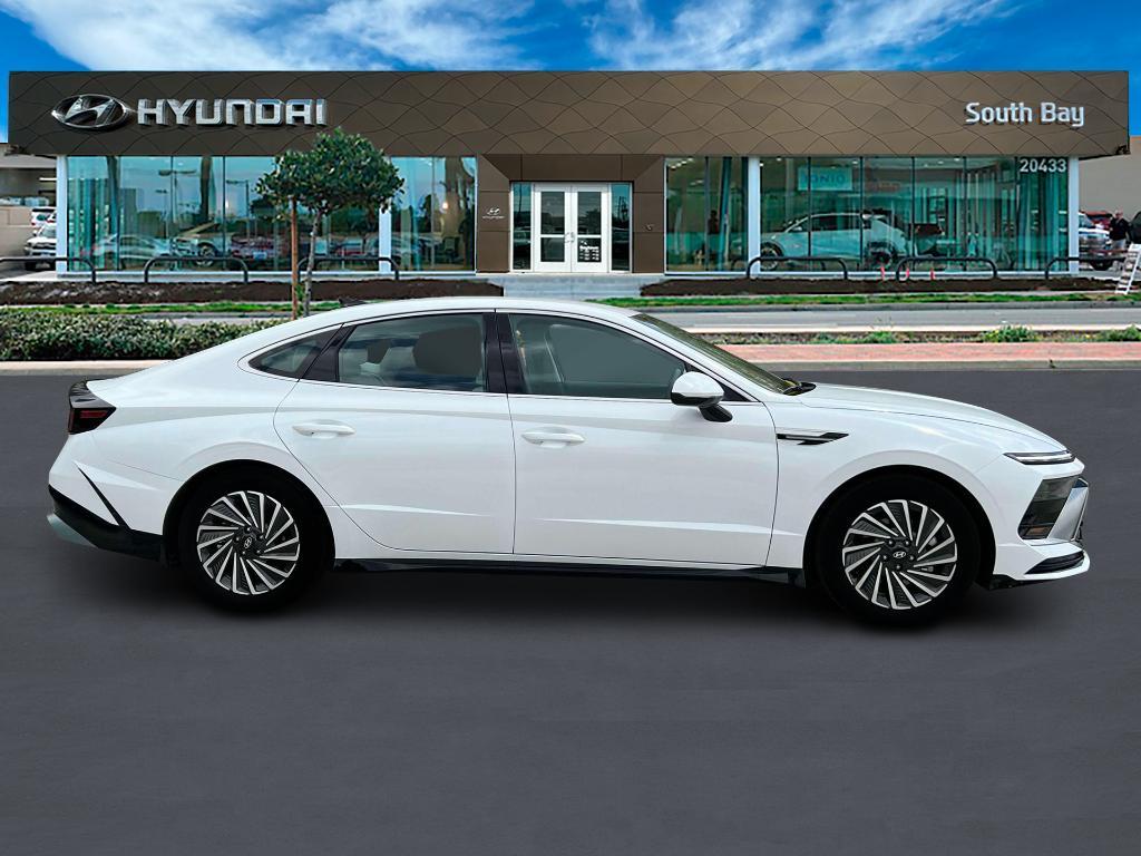 new 2025 Hyundai Sonata Hybrid car, priced at $32,598