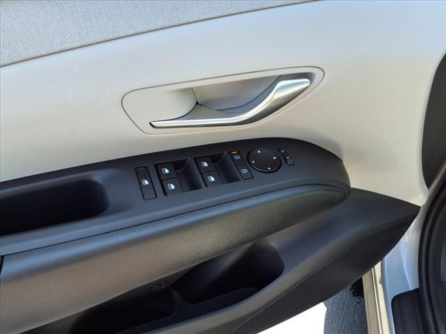 new 2025 Hyundai TUCSON Hybrid car, priced at $36,493