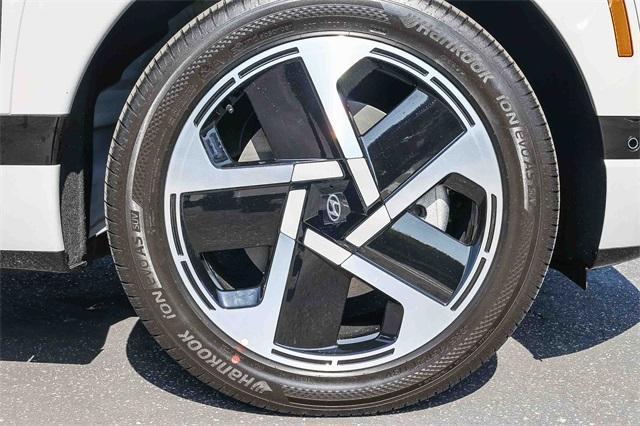 new 2026 Hyundai IONIQ 9 car, priced at $75,665