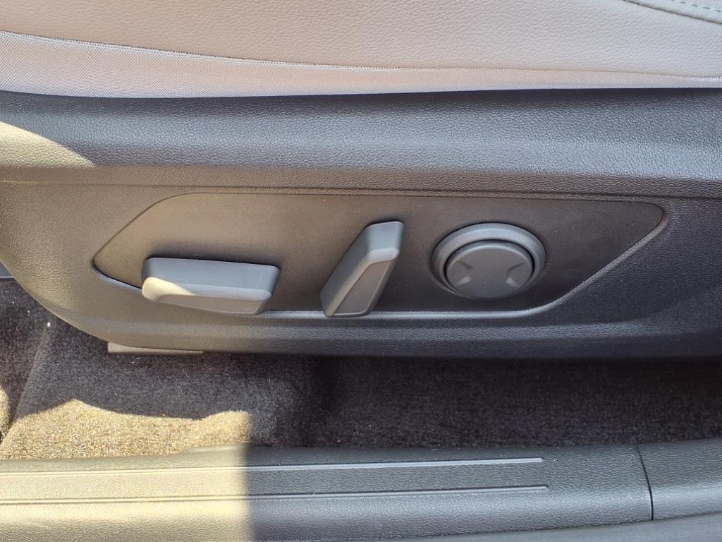 new 2025 Hyundai ELANTRA HEV car, priced at $28,770