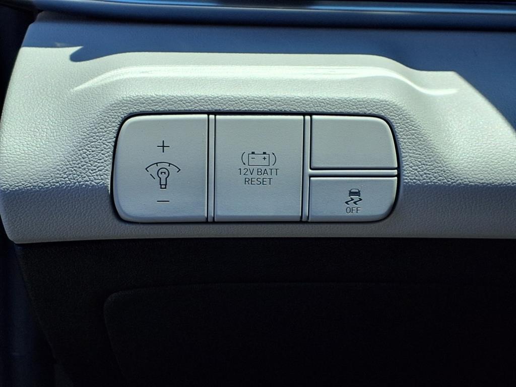 new 2025 Hyundai ELANTRA HEV car, priced at $28,770