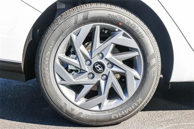 new 2026 Hyundai ELANTRA HEV car, priced at $27,178