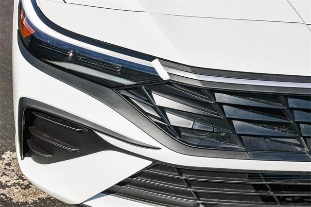 new 2026 Hyundai ELANTRA HEV car, priced at $27,178