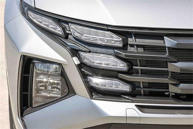 new 2025 Hyundai TUCSON Hybrid car, priced at $31,565