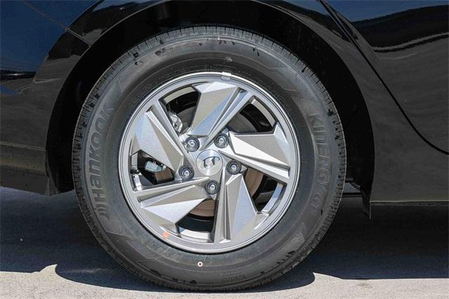 new 2025 Hyundai Elantra car, priced at $19,200