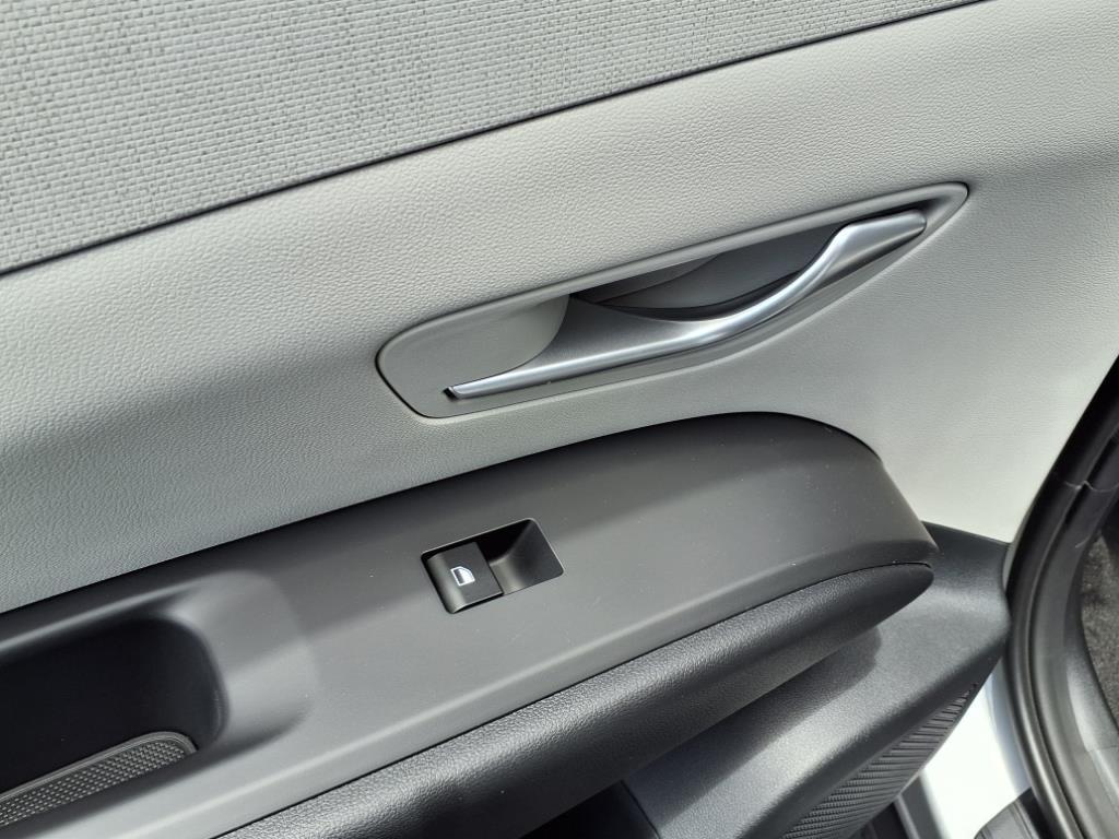 new 2025 Hyundai TUCSON Hybrid car, priced at $36,685