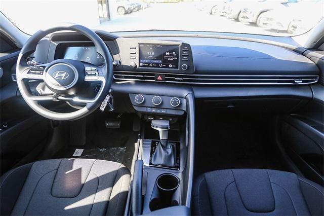 new 2025 Hyundai Elantra car, priced at $19,670