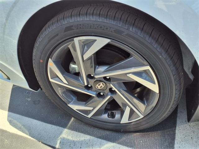 new 2025 Hyundai Elantra car, priced at $25,746