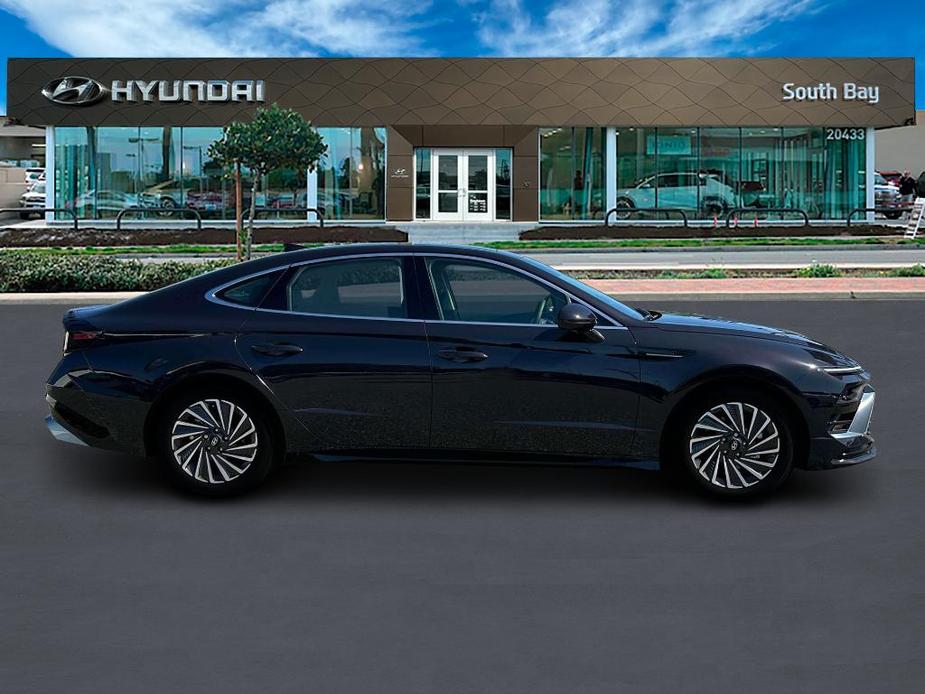 new 2025 Hyundai Sonata Hybrid car, priced at $38,170