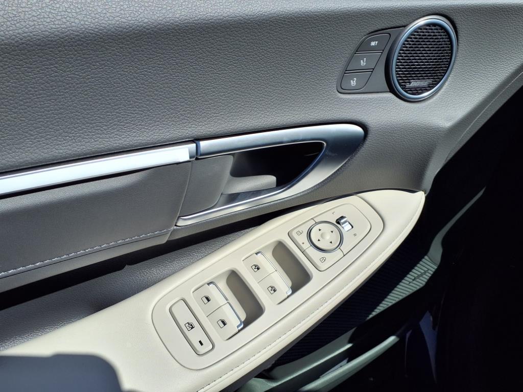 new 2025 Hyundai Sonata Hybrid car, priced at $36,971