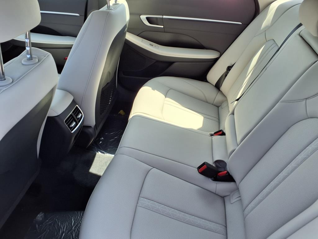 new 2025 Hyundai Sonata Hybrid car, priced at $36,971