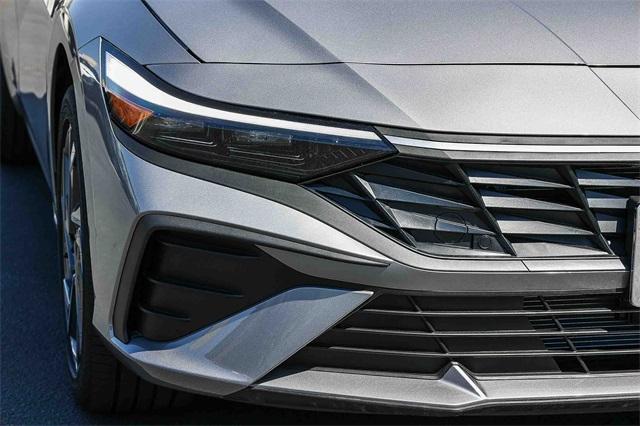 new 2025 Hyundai ELANTRA HEV car, priced at $22,715