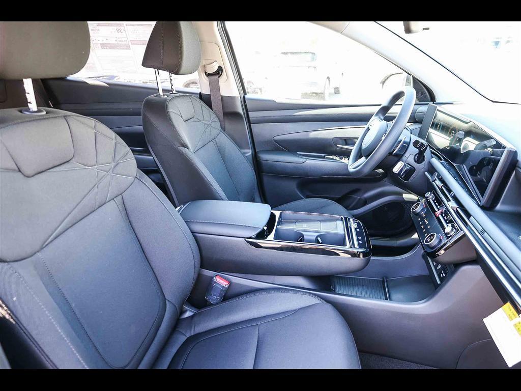 new 2025 Hyundai TUCSON Hybrid car, priced at $30,730