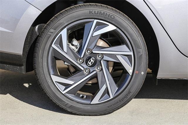 new 2025 Hyundai Elantra car, priced at $20,135