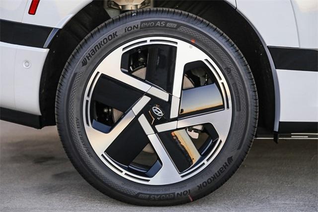 new 2026 Hyundai IONIQ 9 car, priced at $75,575