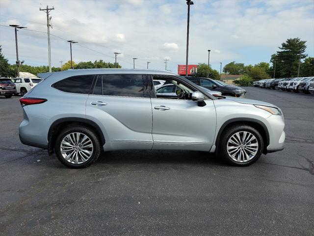 used 2021 Toyota Highlander car, priced at $33,000