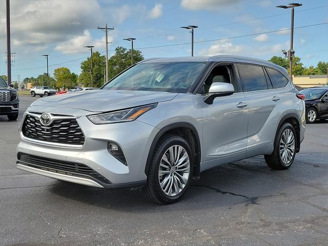 used 2021 Toyota Highlander car, priced at $33,000