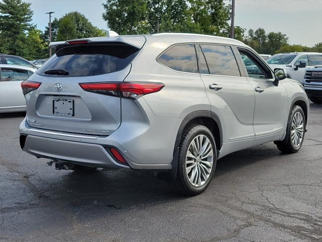 used 2021 Toyota Highlander car, priced at $33,000