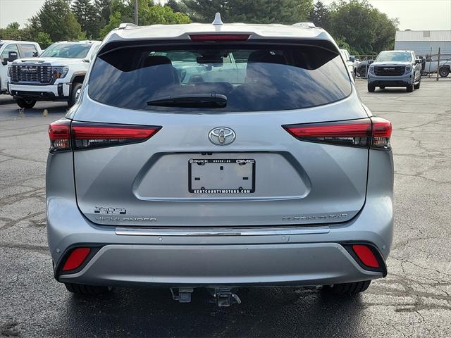 used 2021 Toyota Highlander car, priced at $33,000