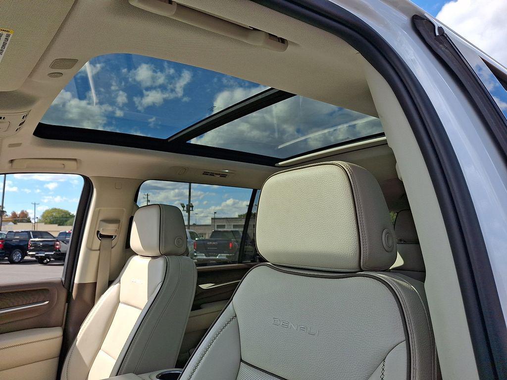 used 2022 GMC Yukon XL car, priced at $61,000