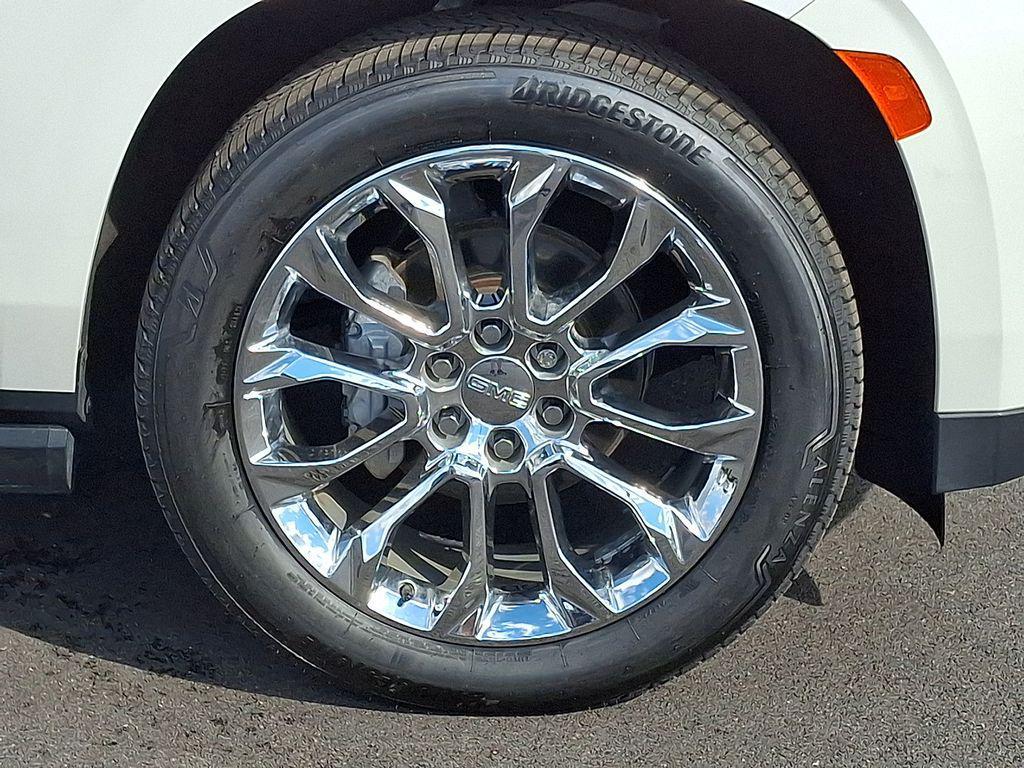 used 2022 GMC Yukon XL car, priced at $61,000