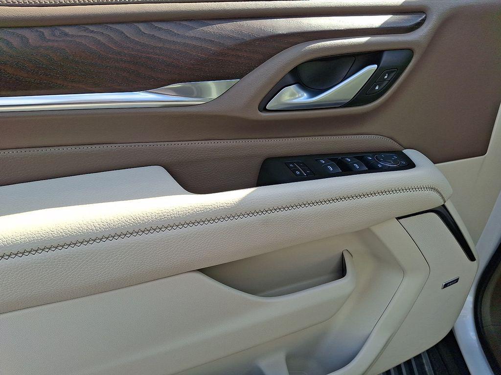 used 2022 GMC Yukon XL car, priced at $61,000