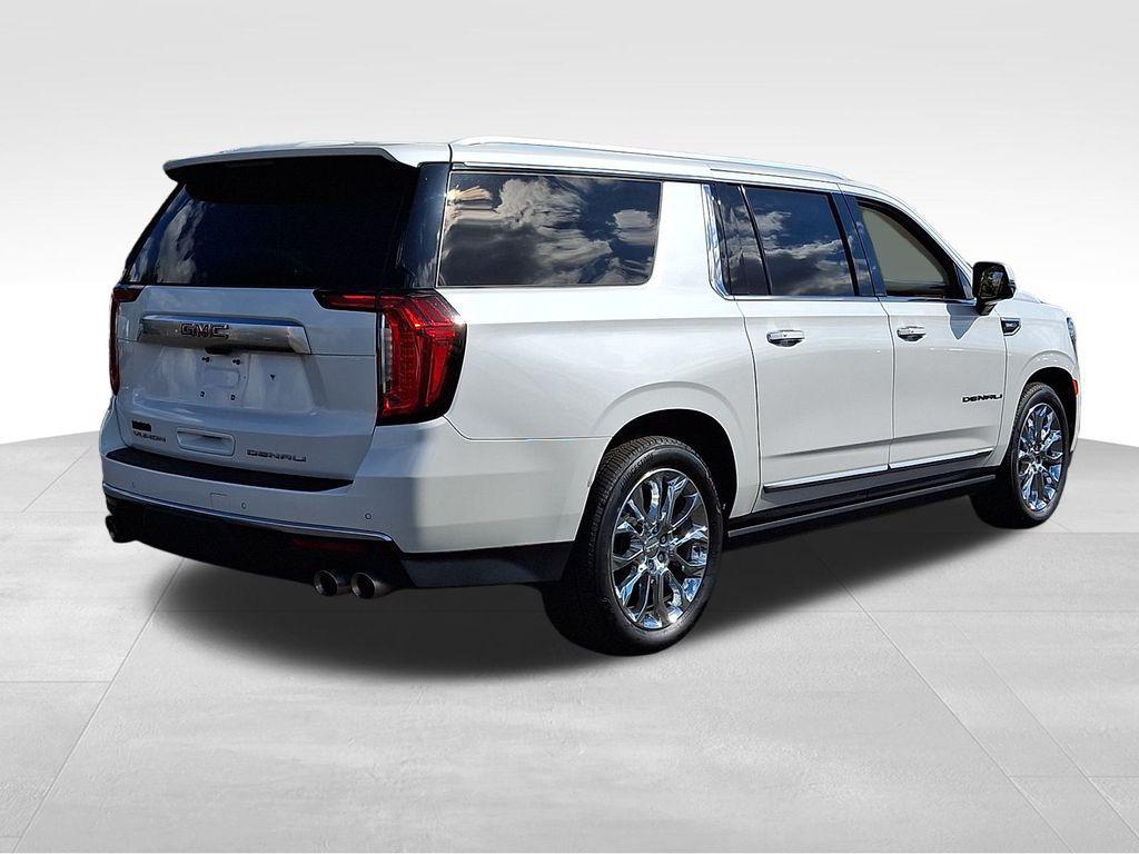 used 2022 GMC Yukon XL car, priced at $61,000