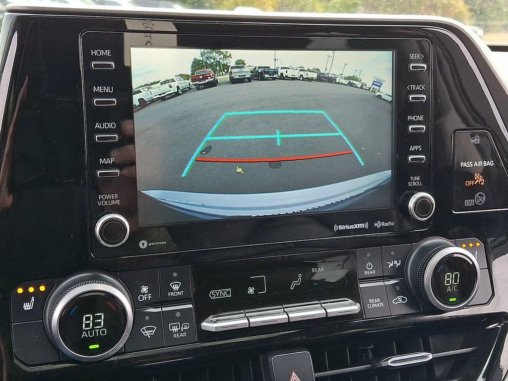 used 2021 Toyota Highlander car, priced at $27,500