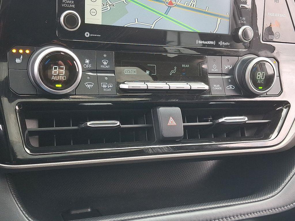 used 2021 Toyota Highlander car, priced at $27,500