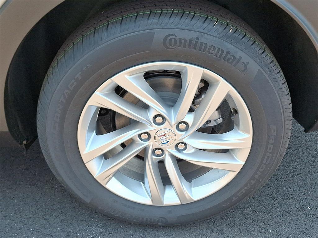 new 2025 Buick Envista car, priced at $26,080
