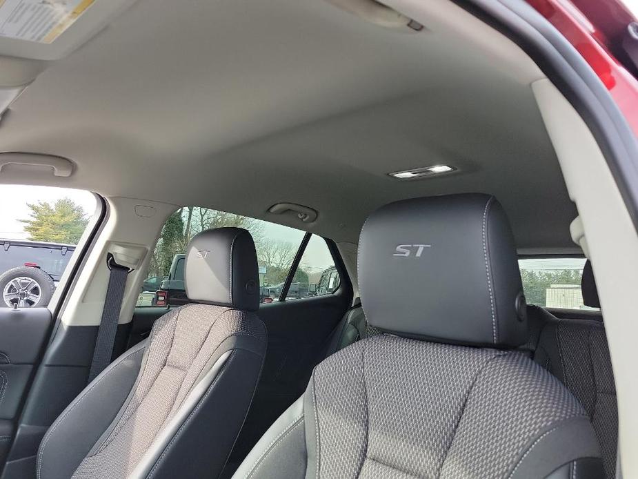 new 2023 Buick Envision car, priced at $34,060