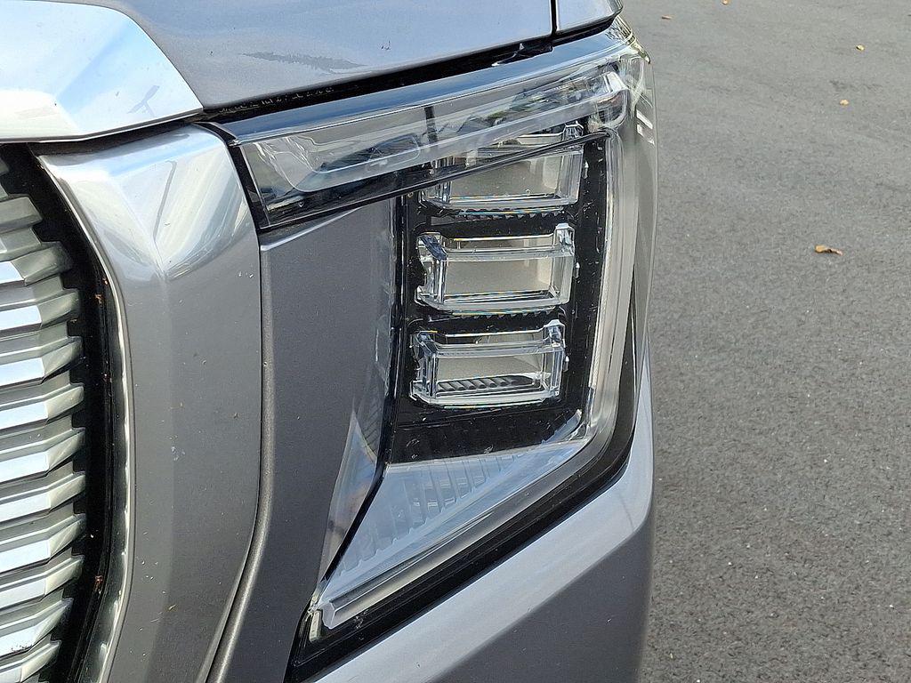 used 2021 GMC Yukon XL car, priced at $45,500