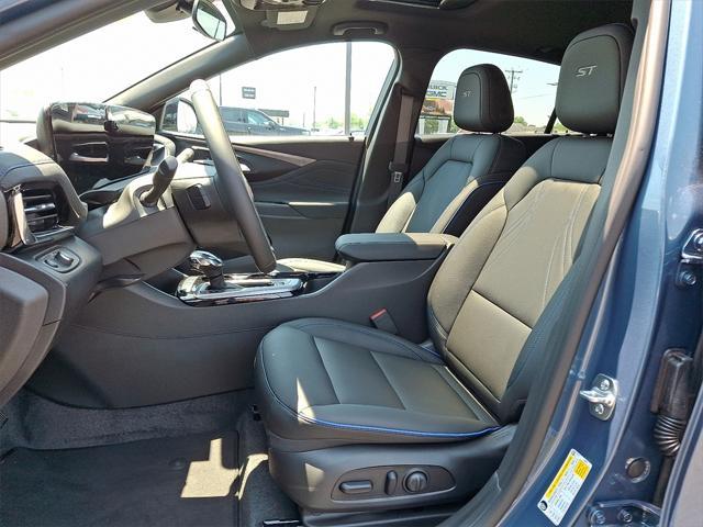 new 2025 Buick Envista car, priced at $28,770