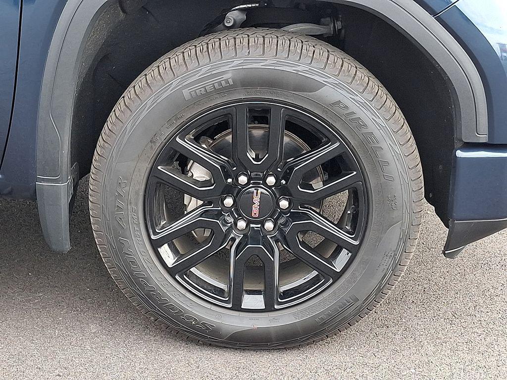 used 2022 GMC Sierra 1500 car, priced at $37,000