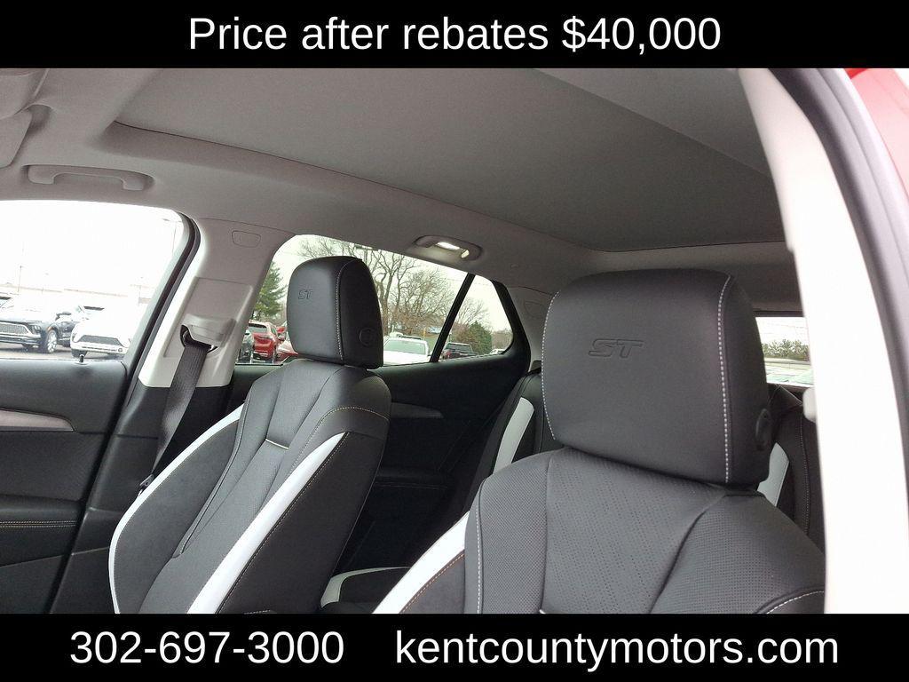 new 2025 Buick Envision car, priced at $39,000