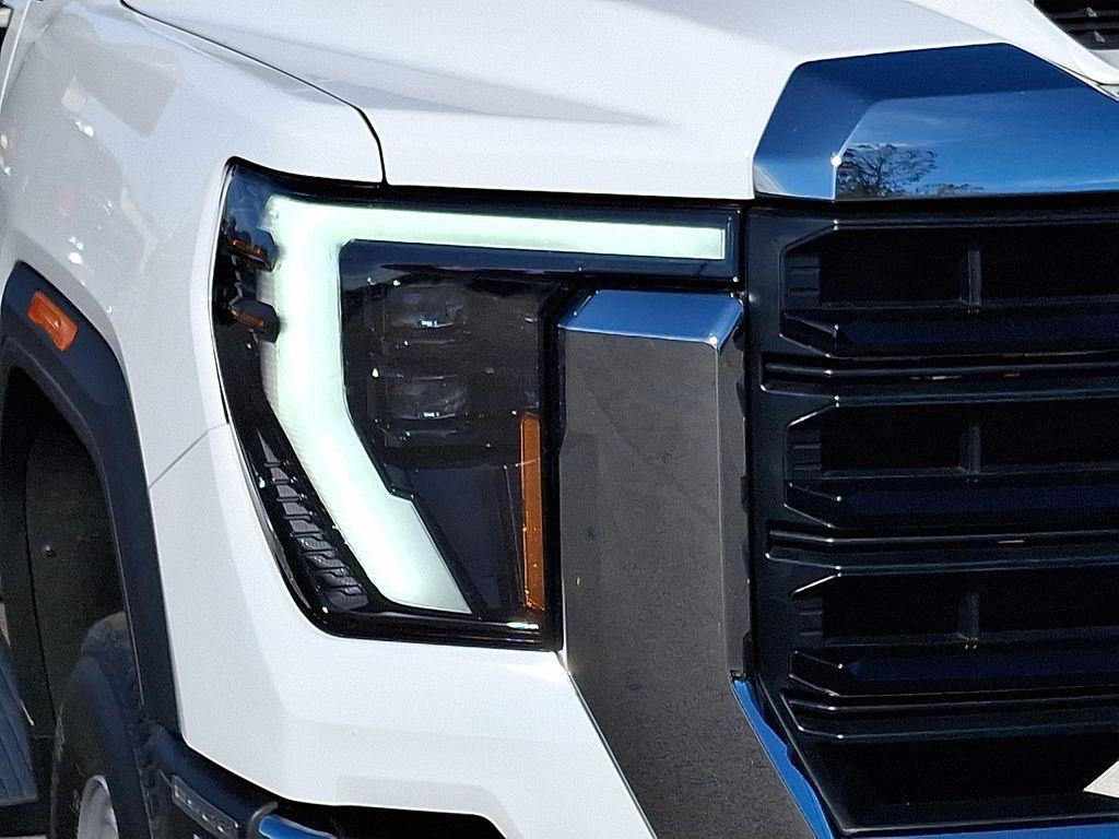 used 2024 GMC Sierra 2500 car, priced at $45,500