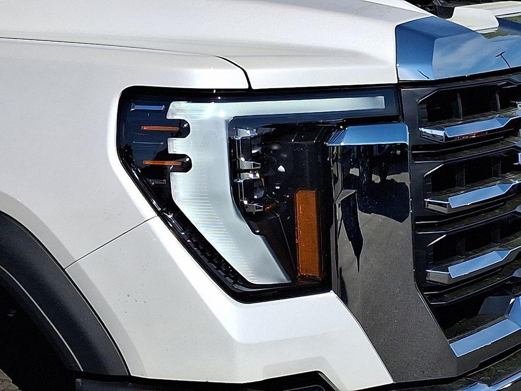 new 2025 GMC Sierra 2500 car, priced at $76,600