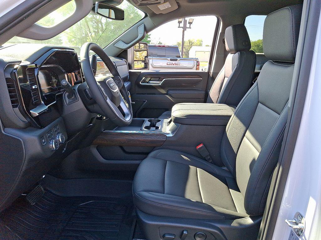 new 2025 GMC Sierra 2500 car, priced at $76,600