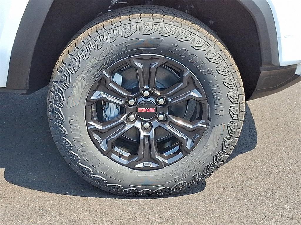 new 2025 GMC Canyon car, priced at $46,200